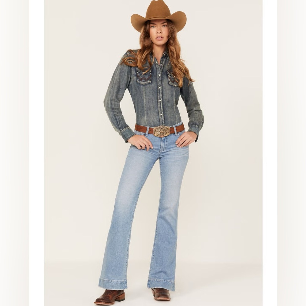 WRANGLER RETRO WOMEN'S LIGHT WASH MID RISE TROUSER JEANS 25x30